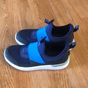 All In Motion Women’s slip on sneaker, blue, size 6